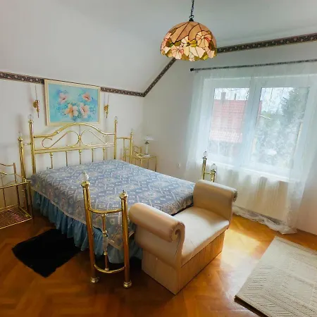 Roza Vendeghaz Apartment